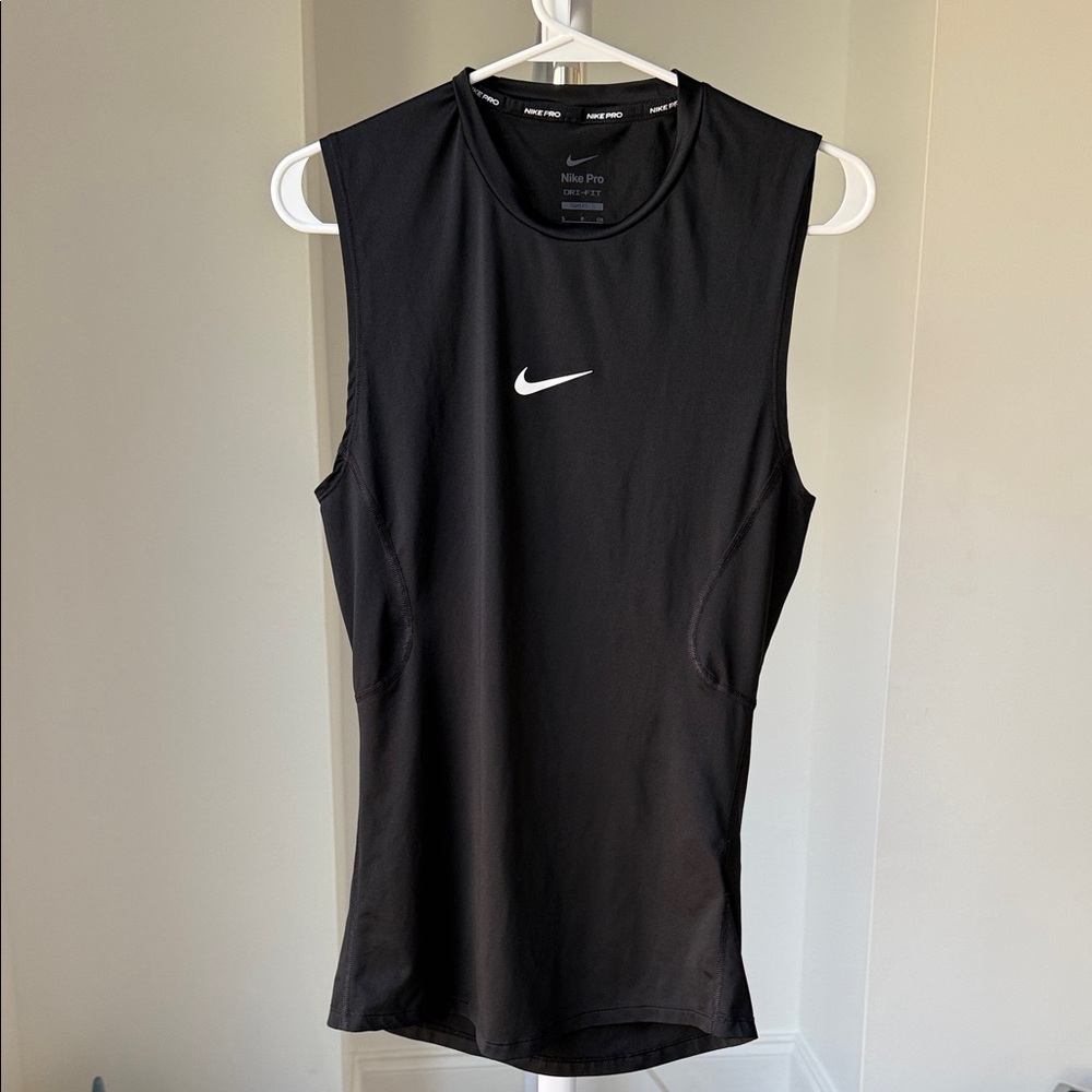 Nike Pro dri fit Black Sleeveless Athletic Top size small